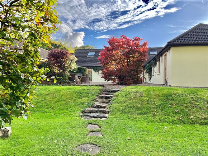 Boru Oak Lodge, Raheen, Tuamgraney, Co. Clare.