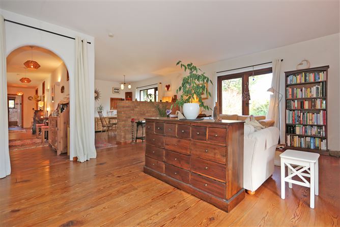 Boru Oak Lodge, Raheen, Tuamgraney, Co. Clare.
