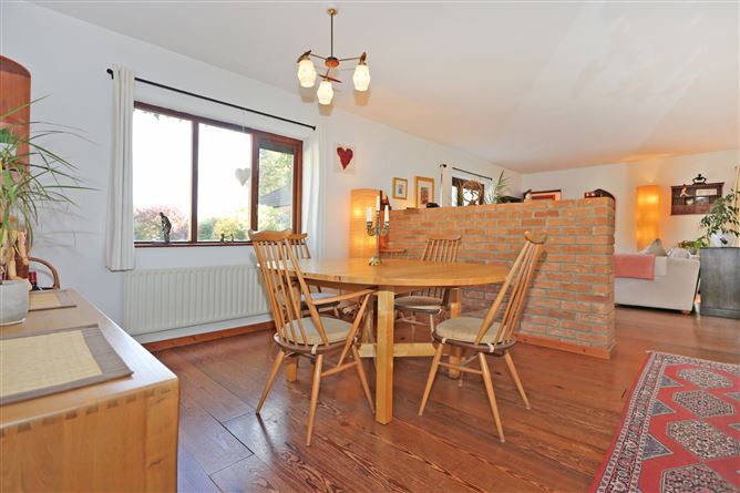 Boru Oak Lodge, Raheen, Tuamgraney, Co. Clare.