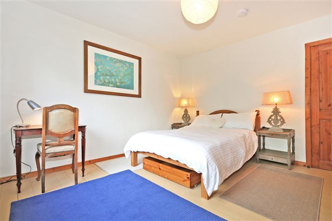 Boru Oak Lodge, Raheen, Tuamgraney, Co. Clare.