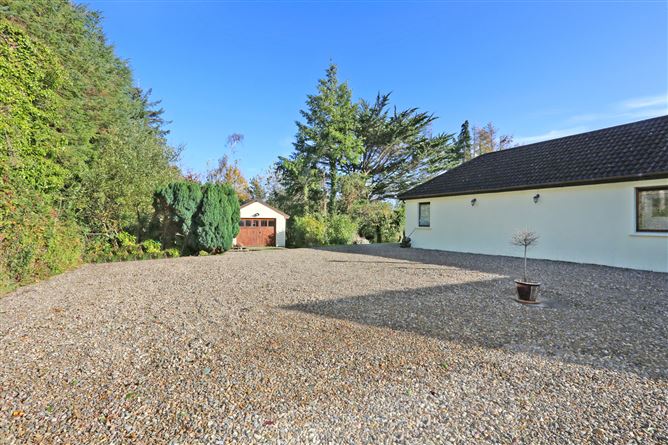 Boru Oak Lodge, Raheen, Tuamgraney, Co. Clare.