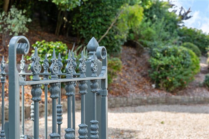 Hillside House, Bay View Road, Wicklow Town, Co. Wicklow