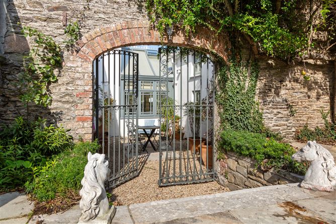 Hillside House, Bay View Road, Wicklow Town, Co. Wicklow