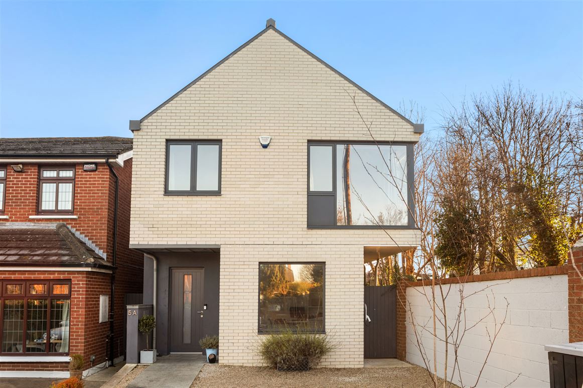 5A Sefton, Rochestown Ave, Dun Laoghaire, Co.Dublin