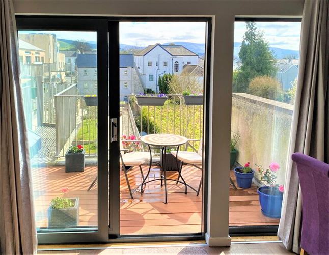 20 Newtown Square, Main Street, Blessington, Wicklow