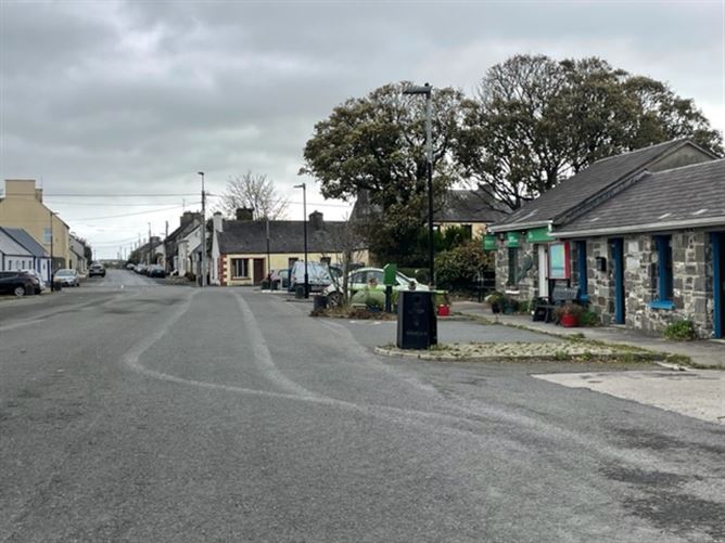 Bridge Street, Carrigaholt, Clare
