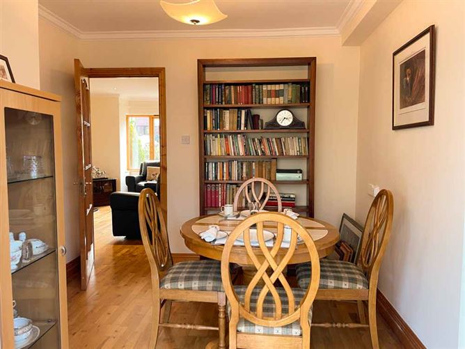 10 Rathmichael Park, Shankill, Dublin