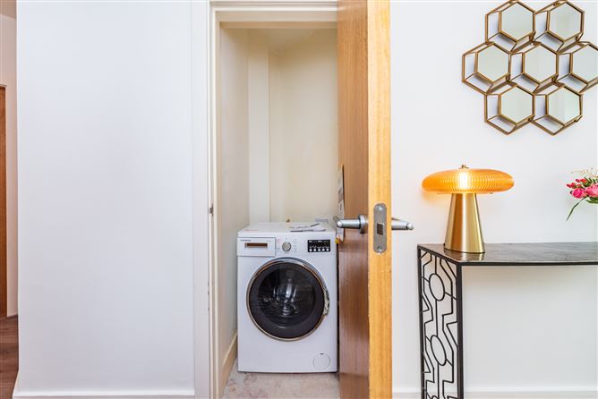 https://photos-a.propertyimages.ie/media/3/5/6/4959653/c1cf16c4-5cc9-4c22-8985-d935b4d3c29d_l.jpg