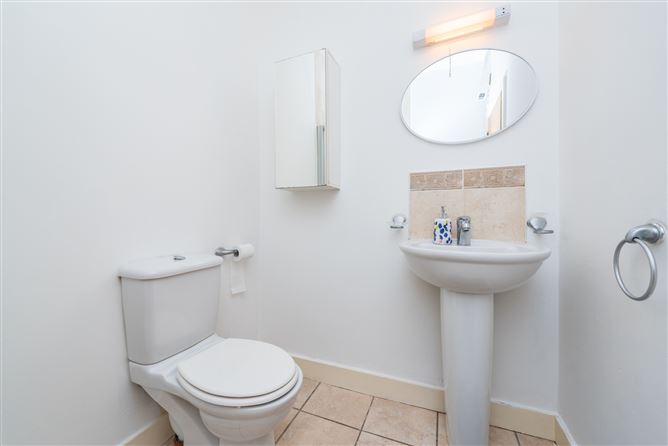 https://photos-a.propertyimages.ie/media/3/5/6/4959653/c1cf16c4-5cc9-4c22-8985-d935b4d3c29d_l.jpg
