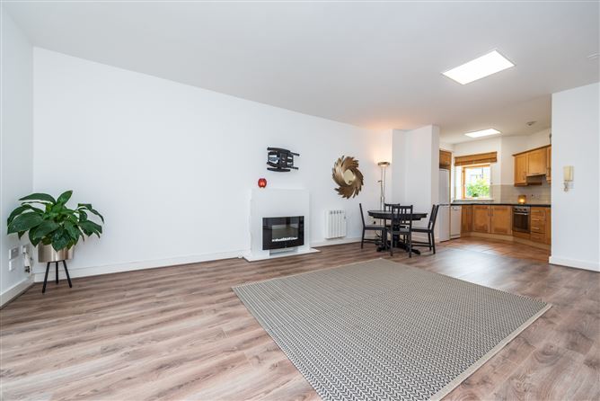 https://photos-a.propertyimages.ie/media/3/5/6/4959653/c1cf16c4-5cc9-4c22-8985-d935b4d3c29d_l.jpg