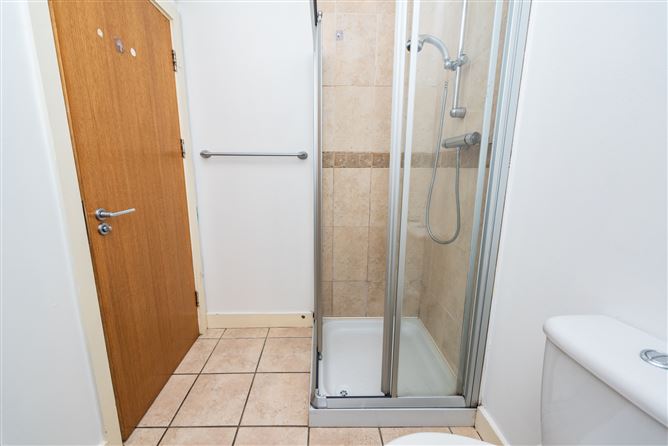 https://photos-a.propertyimages.ie/media/3/5/6/4959653/c1cf16c4-5cc9-4c22-8985-d935b4d3c29d_l.jpg