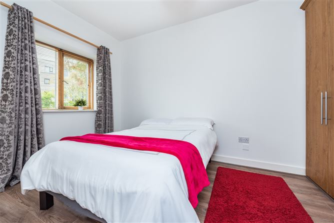 https://photos-a.propertyimages.ie/media/3/5/6/4959653/c1cf16c4-5cc9-4c22-8985-d935b4d3c29d_l.jpg