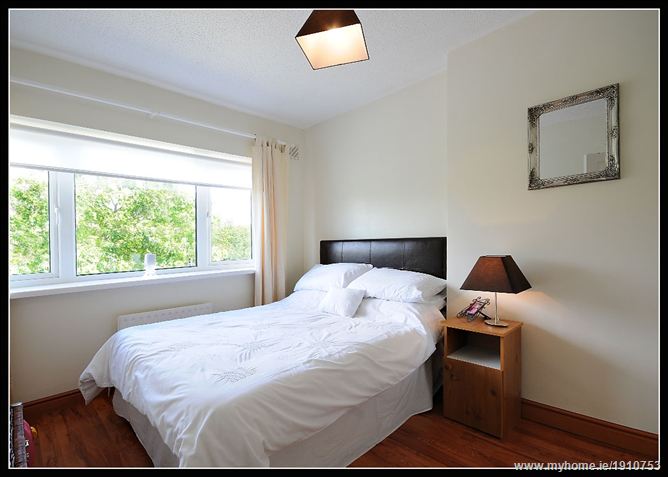 Photo 15 of 29 — 26 WOODLAWN PARK, Santry, Dublin 9