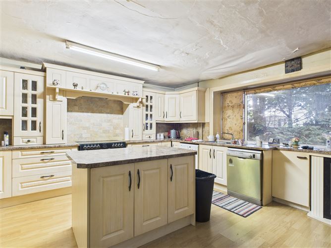 Broomfield West, Mill Road, Midleton, Cork