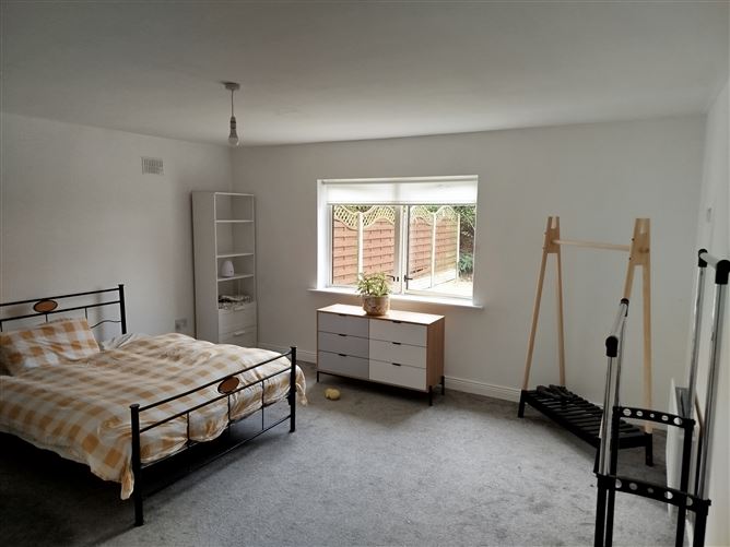 https://photos-a.propertyimages.ie/media/3/5/7/4958753/19d824d6-828c-46ca-abce-e1ef7a9453e9_l.jpg