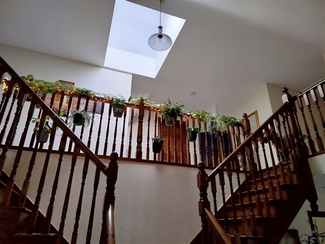 https://photos-a.propertyimages.ie/media/3/5/7/4958753/19d824d6-828c-46ca-abce-e1ef7a9453e9_l.jpg