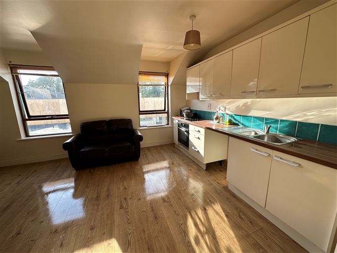 Gowna Village , Loch Gowna, Cavan