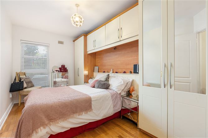 19 Castle Lawn, kilgobbin Wood,, Dublin 18, Dublin
