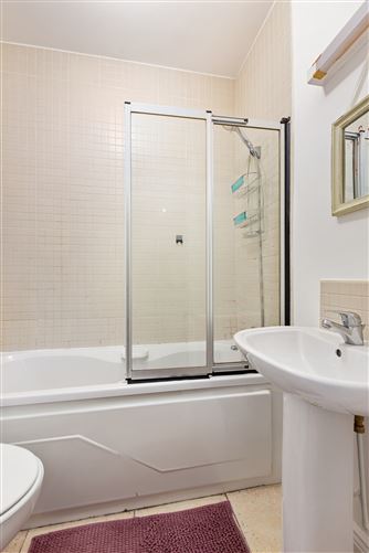 19 Castle Lawn, kilgobbin Wood,, Dublin 18, Dublin