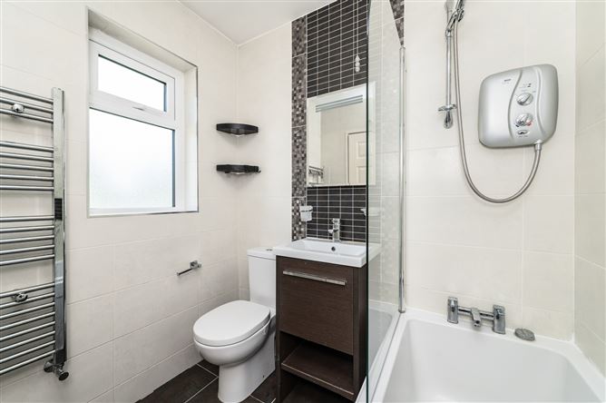 https://photos-a.propertyimages.ie/media/3/5/8/5019853/017901cf-2c82-4af3-b554-cf6b05b3ecae_l.jpg