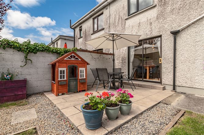 https://photos-a.propertyimages.ie/media/3/5/8/5019853/017901cf-2c82-4af3-b554-cf6b05b3ecae_l.jpg