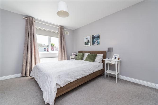 https://photos-a.propertyimages.ie/media/3/5/8/5019853/017901cf-2c82-4af3-b554-cf6b05b3ecae_l.jpg