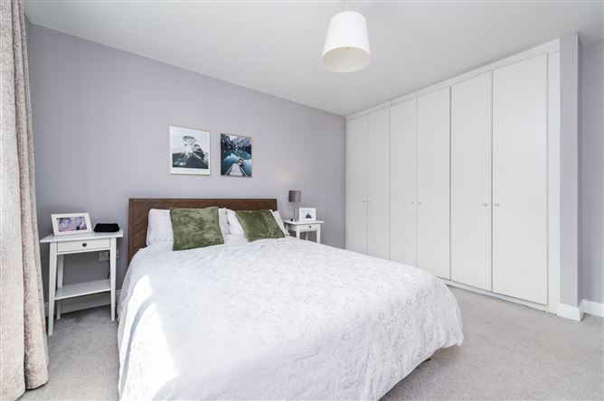 https://photos-a.propertyimages.ie/media/3/5/8/5019853/017901cf-2c82-4af3-b554-cf6b05b3ecae_l.jpg