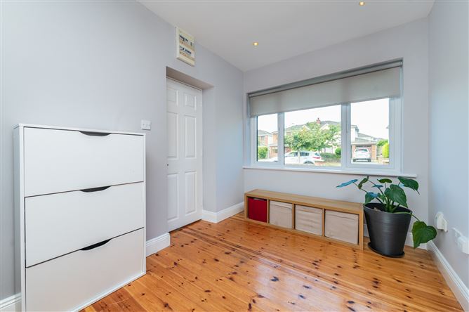 https://photos-a.propertyimages.ie/media/3/5/8/5019853/017901cf-2c82-4af3-b554-cf6b05b3ecae_l.jpg