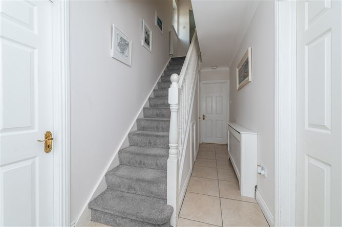 https://photos-a.propertyimages.ie/media/3/5/8/5019853/017901cf-2c82-4af3-b554-cf6b05b3ecae_l.jpg