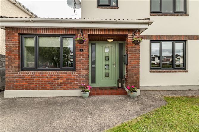 https://photos-a.propertyimages.ie/media/3/5/8/5019853/017901cf-2c82-4af3-b554-cf6b05b3ecae_l.jpg