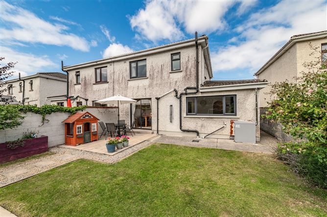 https://photos-a.propertyimages.ie/media/3/5/8/5019853/017901cf-2c82-4af3-b554-cf6b05b3ecae_l.jpg