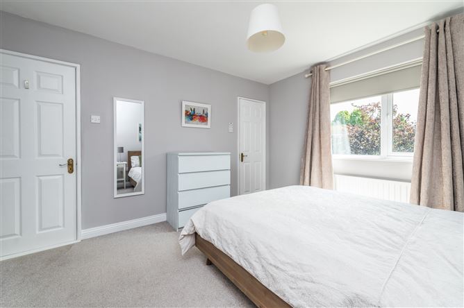 https://photos-a.propertyimages.ie/media/3/5/8/5019853/017901cf-2c82-4af3-b554-cf6b05b3ecae_l.jpg