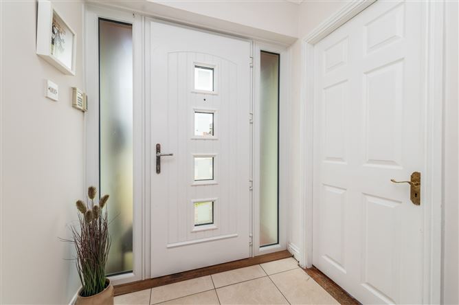 https://photos-a.propertyimages.ie/media/3/5/8/5019853/017901cf-2c82-4af3-b554-cf6b05b3ecae_l.jpg