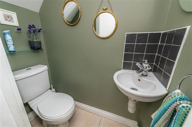 https://photos-a.propertyimages.ie/media/3/5/8/5019853/017901cf-2c82-4af3-b554-cf6b05b3ecae_l.jpg