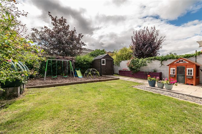https://photos-a.propertyimages.ie/media/3/5/8/5019853/017901cf-2c82-4af3-b554-cf6b05b3ecae_l.jpg