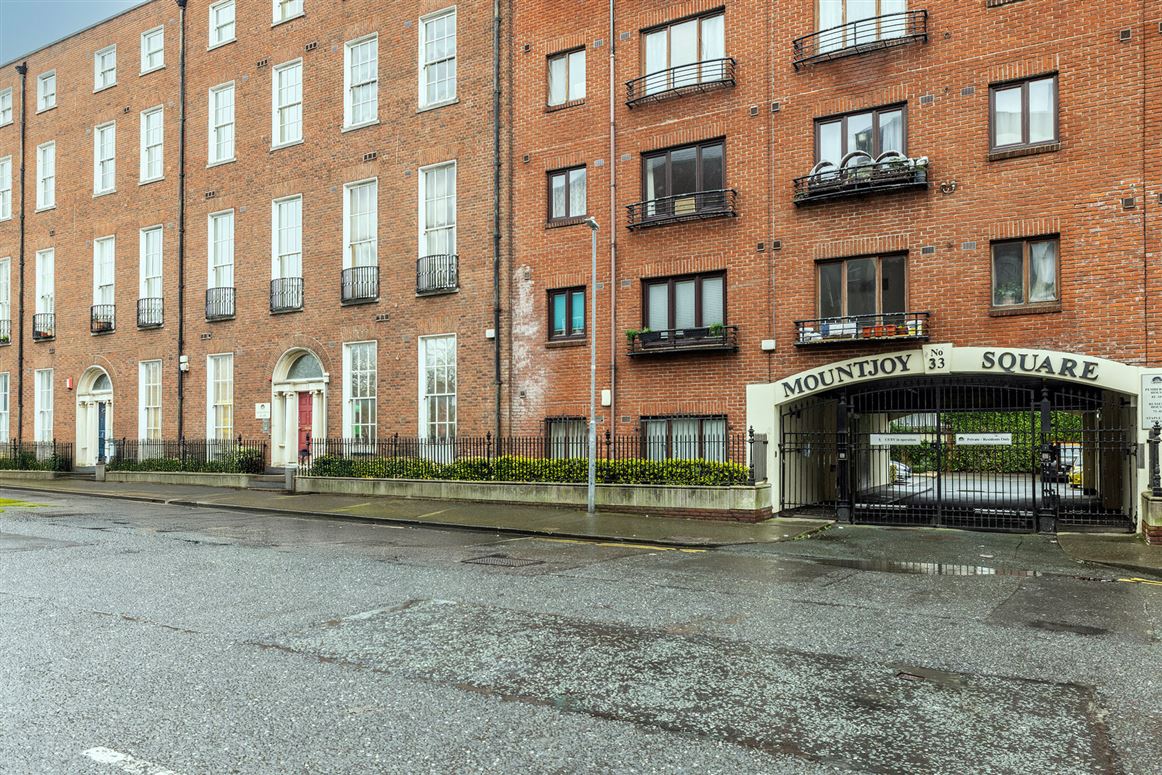 Apt 7, Russell House, 33 Mountjoy Square, Mountjoy Square, Dublin 1