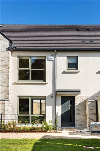 Donaghcumper Gate, Dublin Road, Celbridge, Co. Kildare
