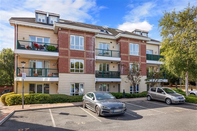 Photo 11 of 14 — 5 Hyde House, Clonfadda Wood, Mount Merrion Avenue, Blackrock, Co. Dublin