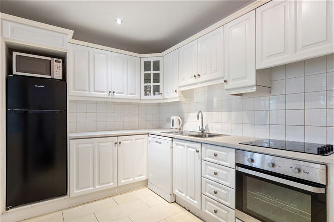 Photo 5 of 14 — 5 Hyde House, Clonfadda Wood, Mount Merrion Avenue, Blackrock, Co. Dublin