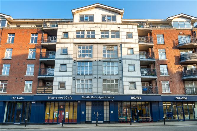 Photo 1 of 11 — 11 Castle Gate, Lord Edward Street, South City Centre, Dublin 2