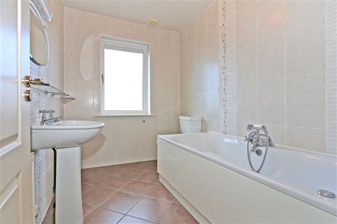 89 Cois Sruthain, Croom, Co. Limerick