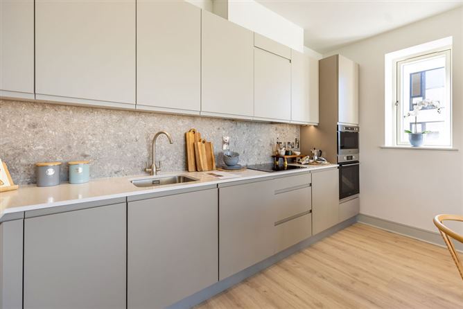 https://photos-a.propertyimages.ie/media/3/6/0/4915063/ffe94f25-13cb-4de3-844c-532b7fc3fe8a_l.jpg
