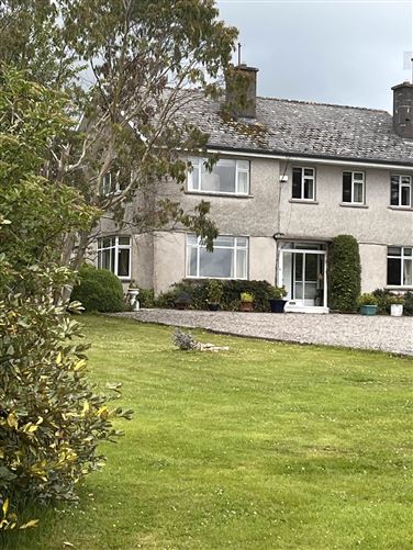 https://photos-a.propertyimages.ie/media/3/6/0/4941063/3b7518cb-7fa3-47f7-a268-64bc4aa0a34e_l.jpg
