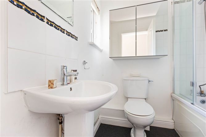 Photo 12 of 16 — 74 Fernleigh Drive, Castleknock, Dublin 15