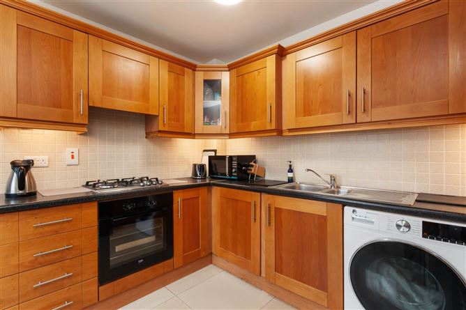 Photo 6 of 16 — 74 Fernleigh Drive, Castleknock, Dublin 15