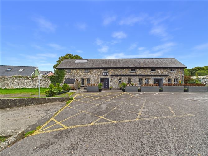 Lough Derg House, Dromineer, Nenagh, Co. Tipperary