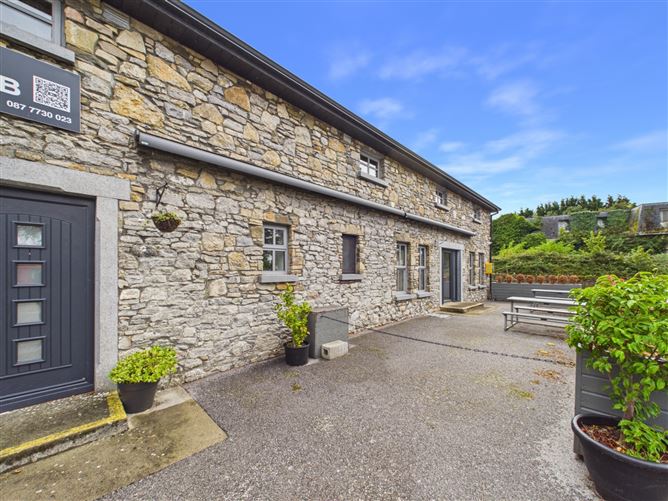 Lough Derg House, Dromineer, Nenagh, Co. Tipperary