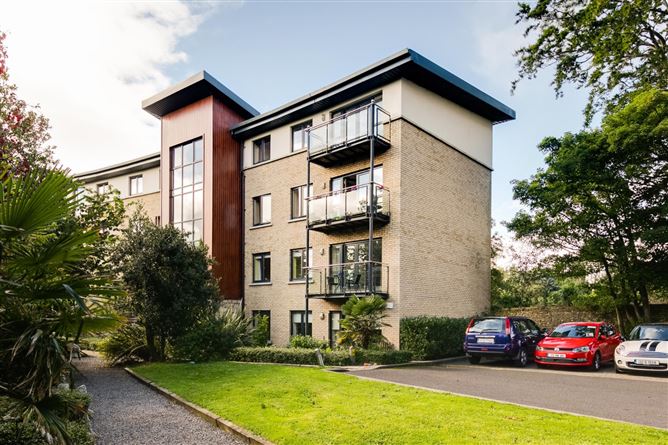 12 Ros Mor View, Scholarstown Road, Dublin 16