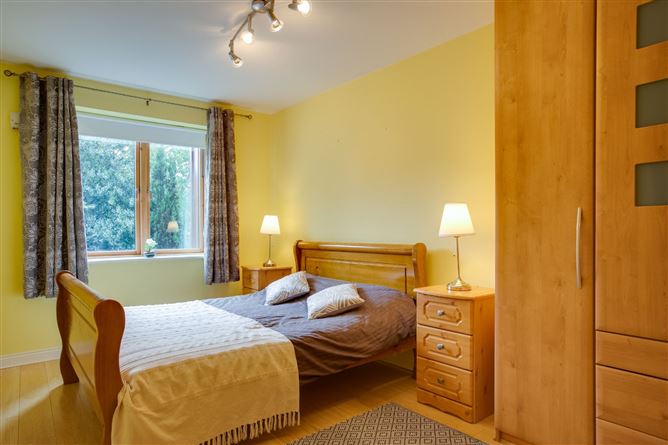 12 Ros Mor View, Scholarstown Road, Dublin 16