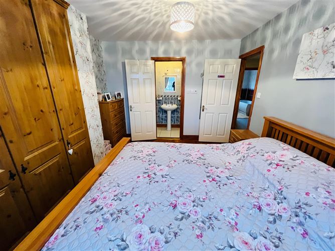 22 An Duiche Scallagheen, Tipperary Town, Tipperary